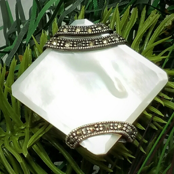 Vintage Art Deco Sterling Silver Mother of Pearl & Marcasite Brooch/Pendant - Picture 4 of 4